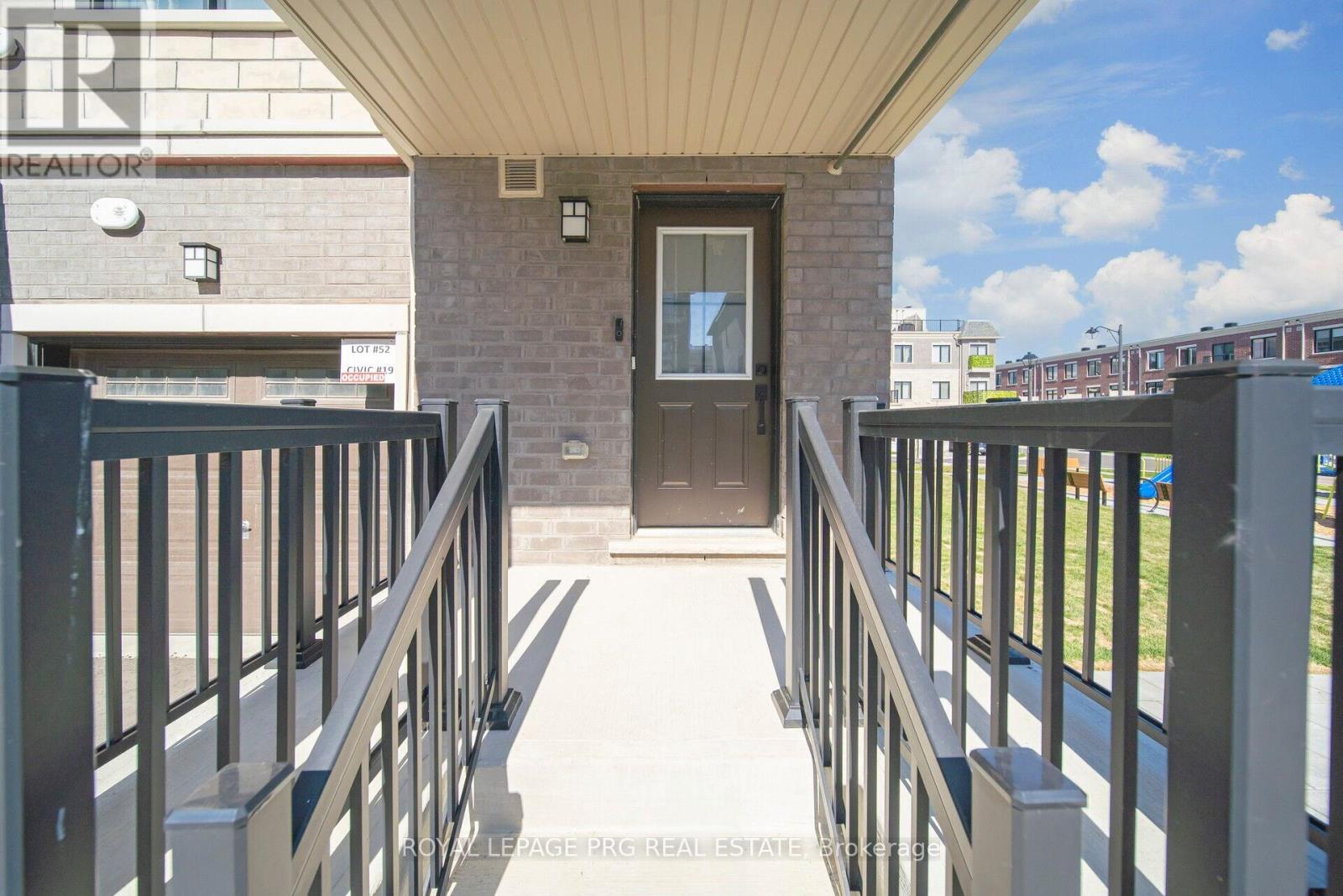 19 SUNBURY LANE
