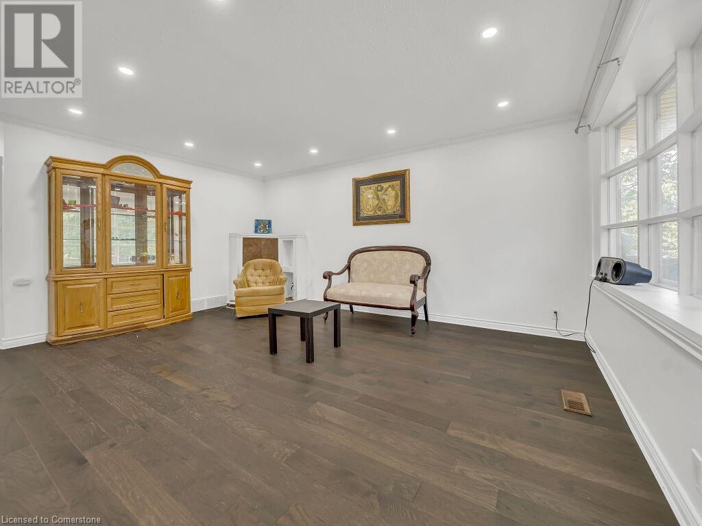 184 CEDARVALE Crescent