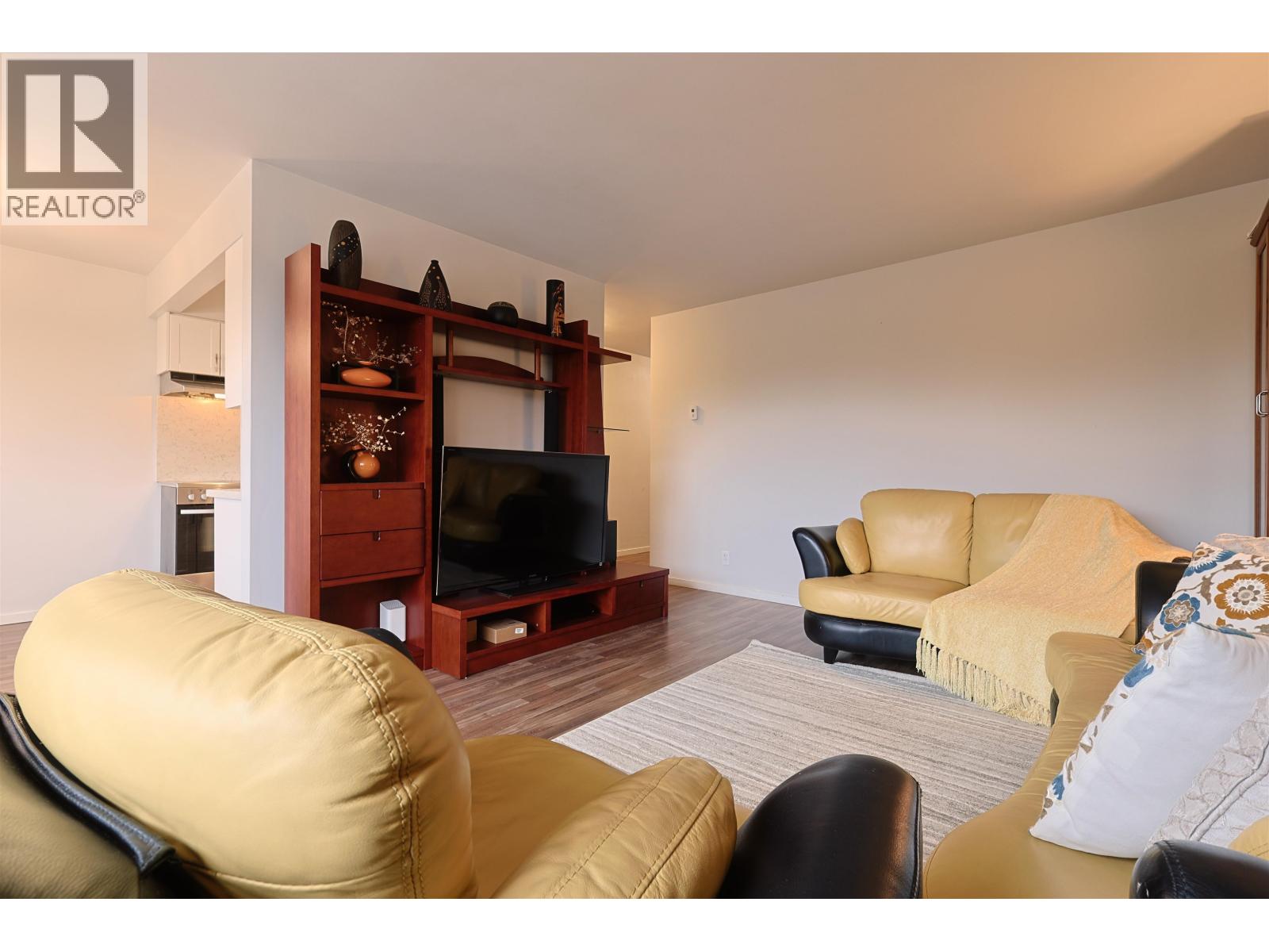 502 1750 ESQUIMALT AVENUE