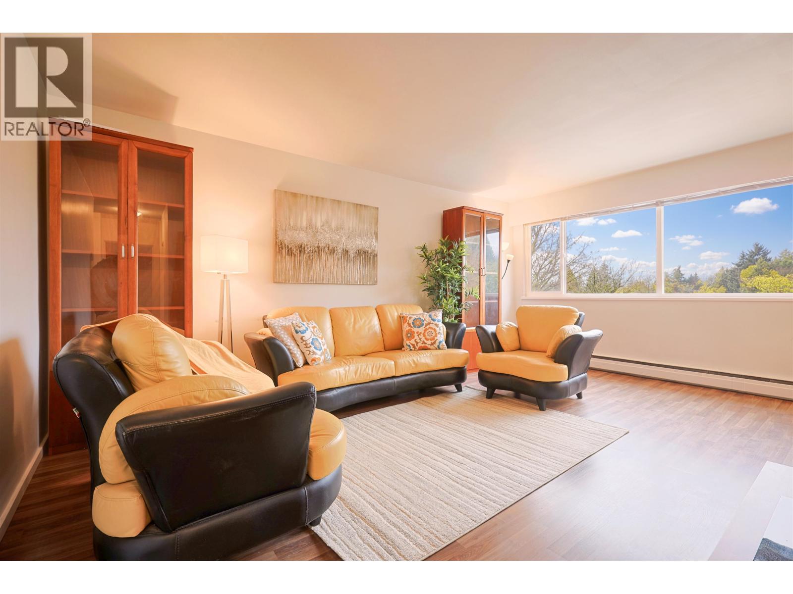 502 1750 ESQUIMALT AVENUE