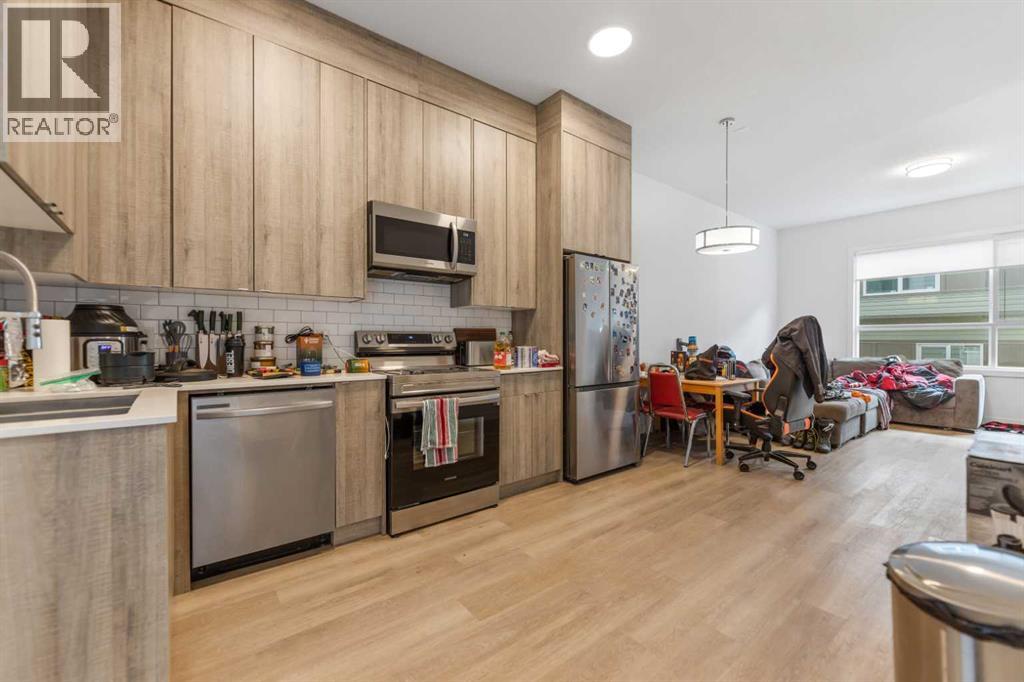 211, 101 Panatella Square NW