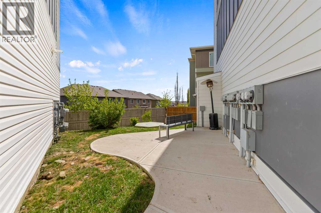 211, 101 Panatella Square NW