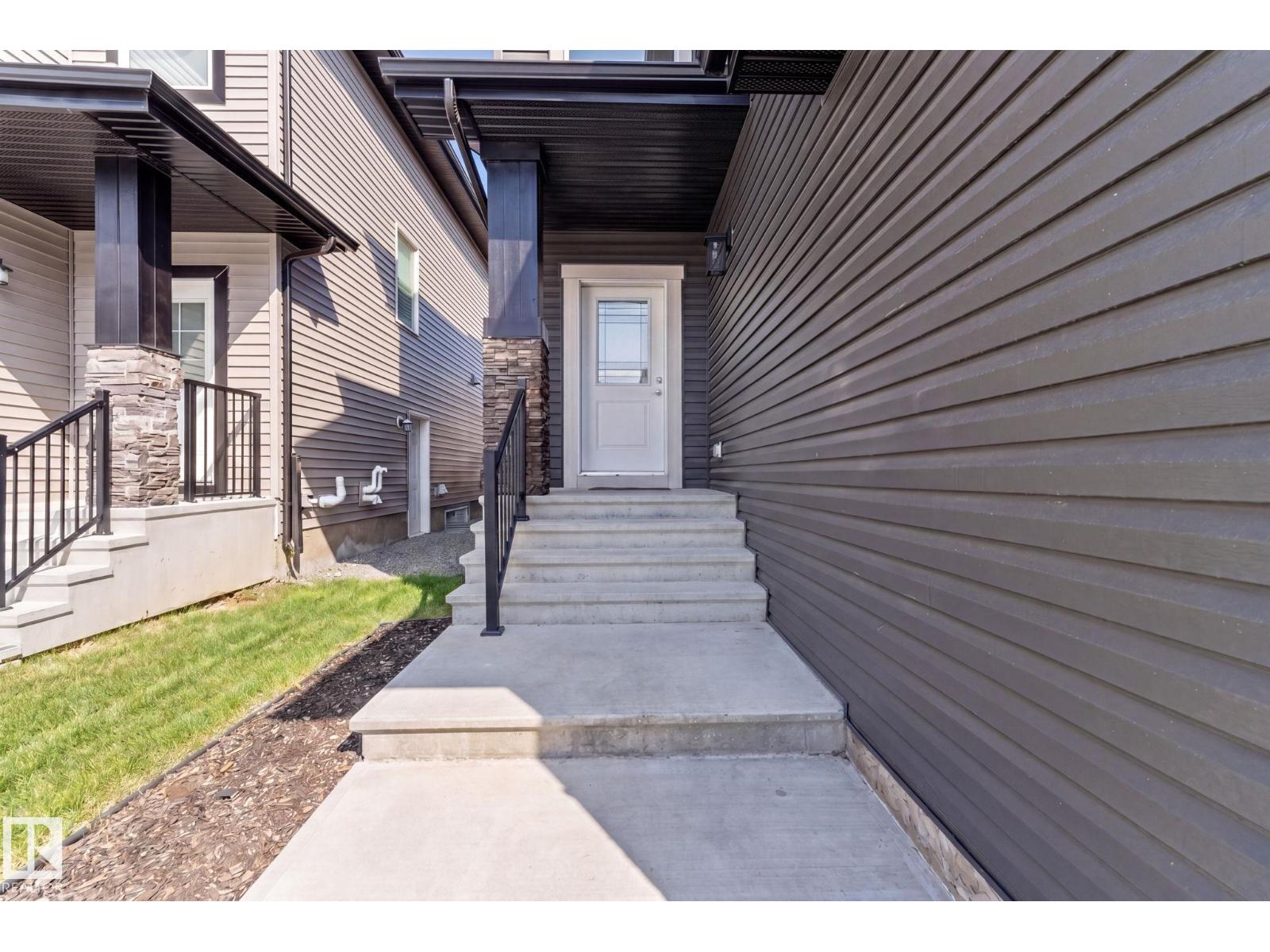 5736 176 AV NW