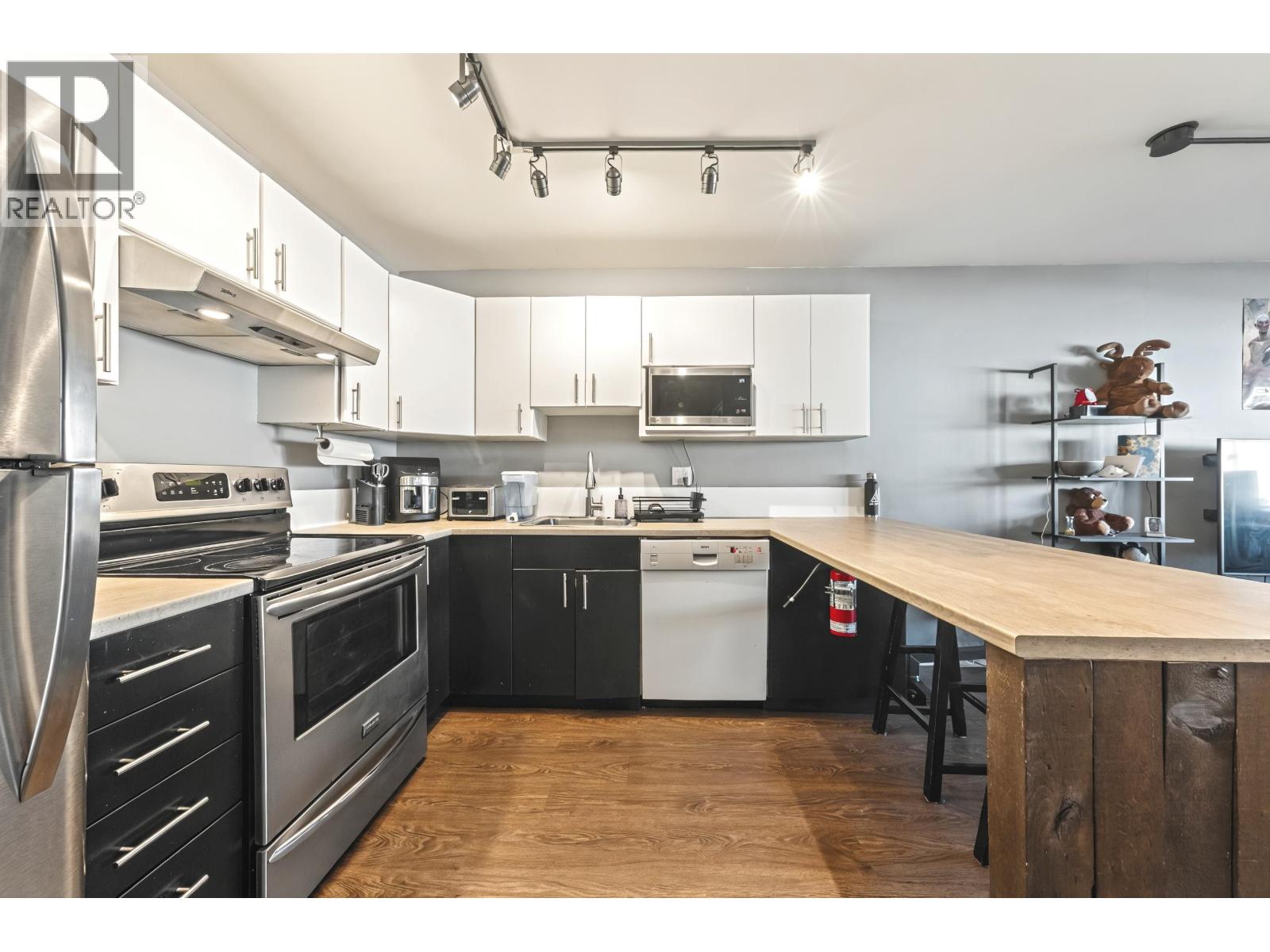 301 1209 HOWIE AVENUE