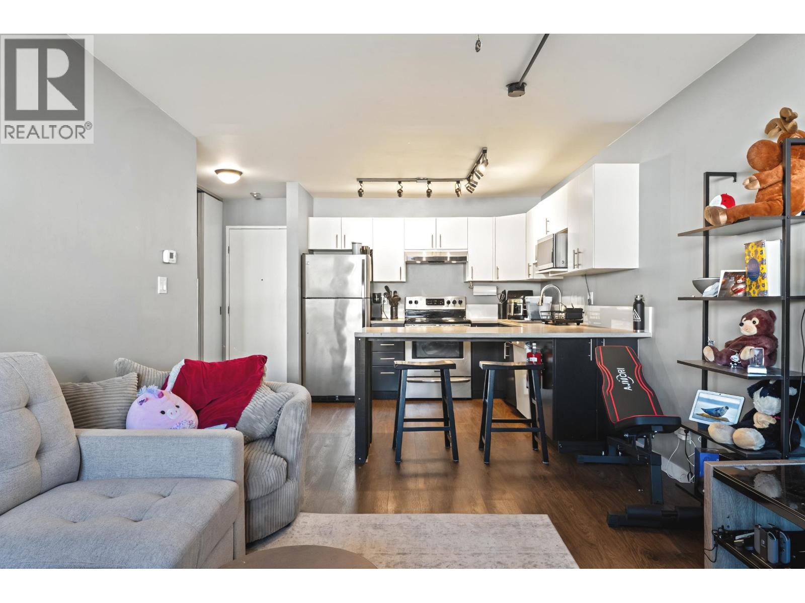 301 1209 HOWIE AVENUE