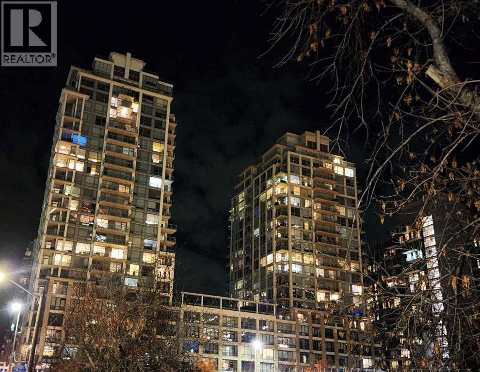 1725, 222 RIVERFRONT Avenue SW