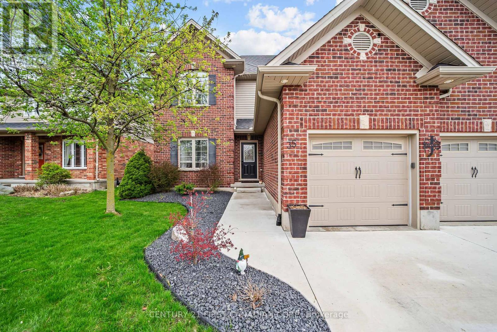 35 WOOD LILY LANE