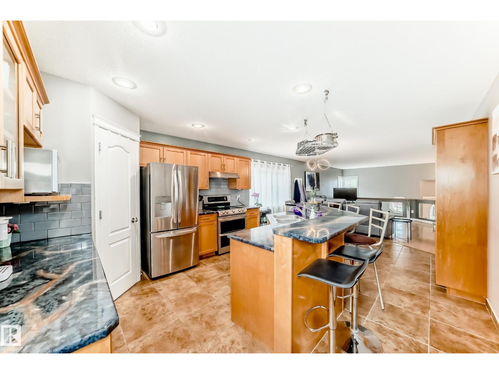 71 RIDGEHAVEN CR