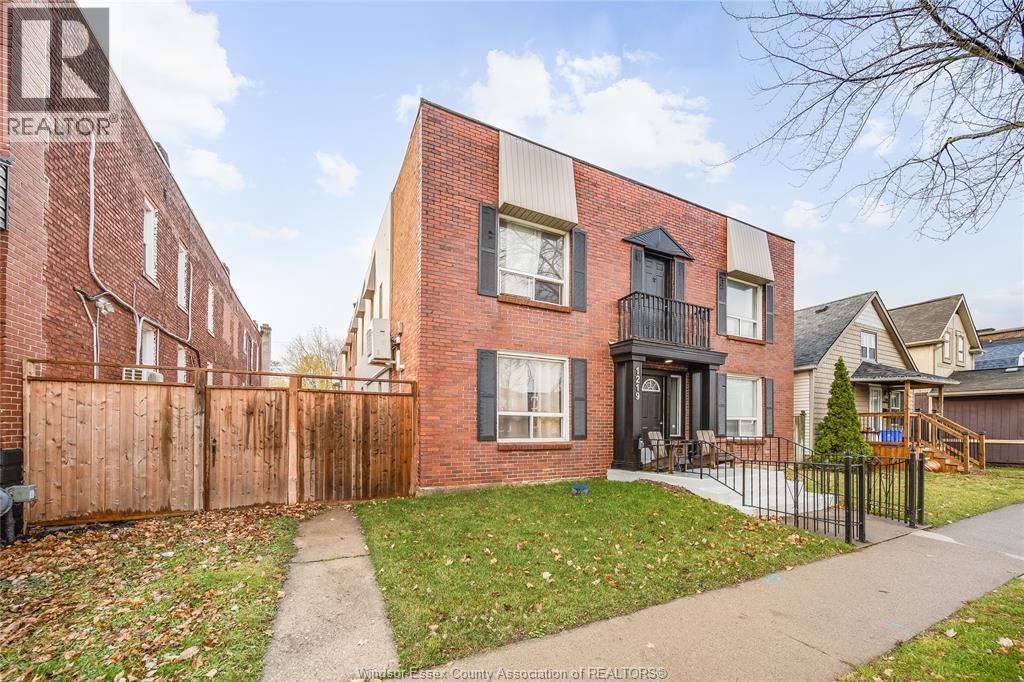 1219 MONMOUTH