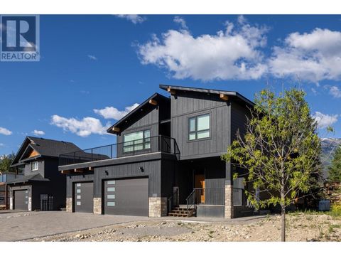 1538 CEDAR Street Golden BC V0A1H0