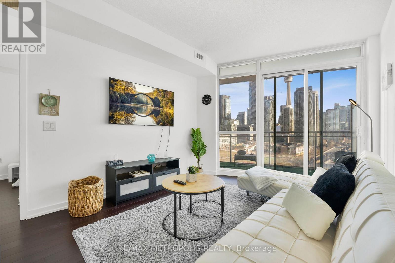 1909 - 38 DAN LECKIE WAY