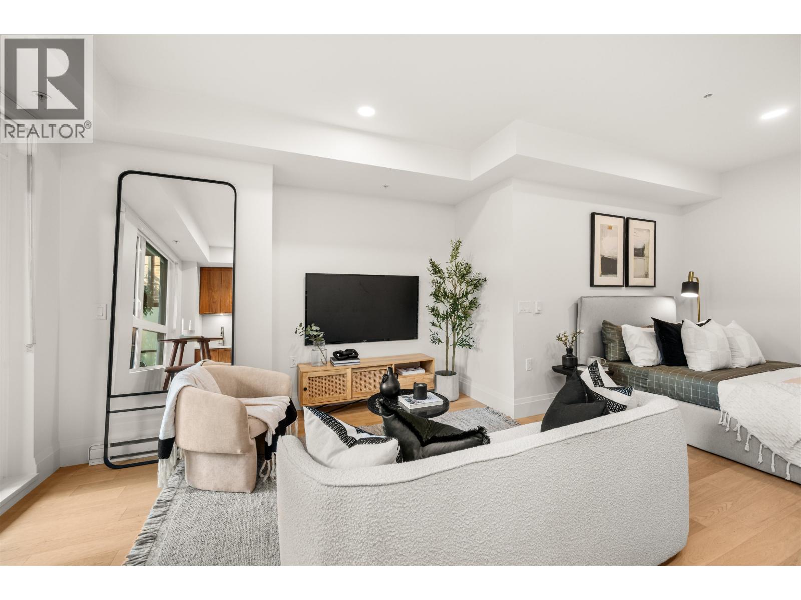 106 2550 GARDEN DRIVE