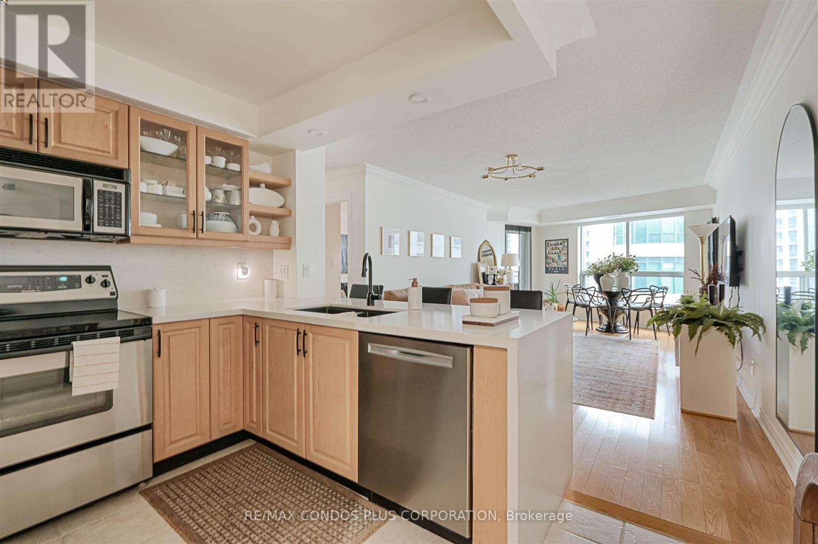912 - 2111 LAKE SHORE BOULEVARD W