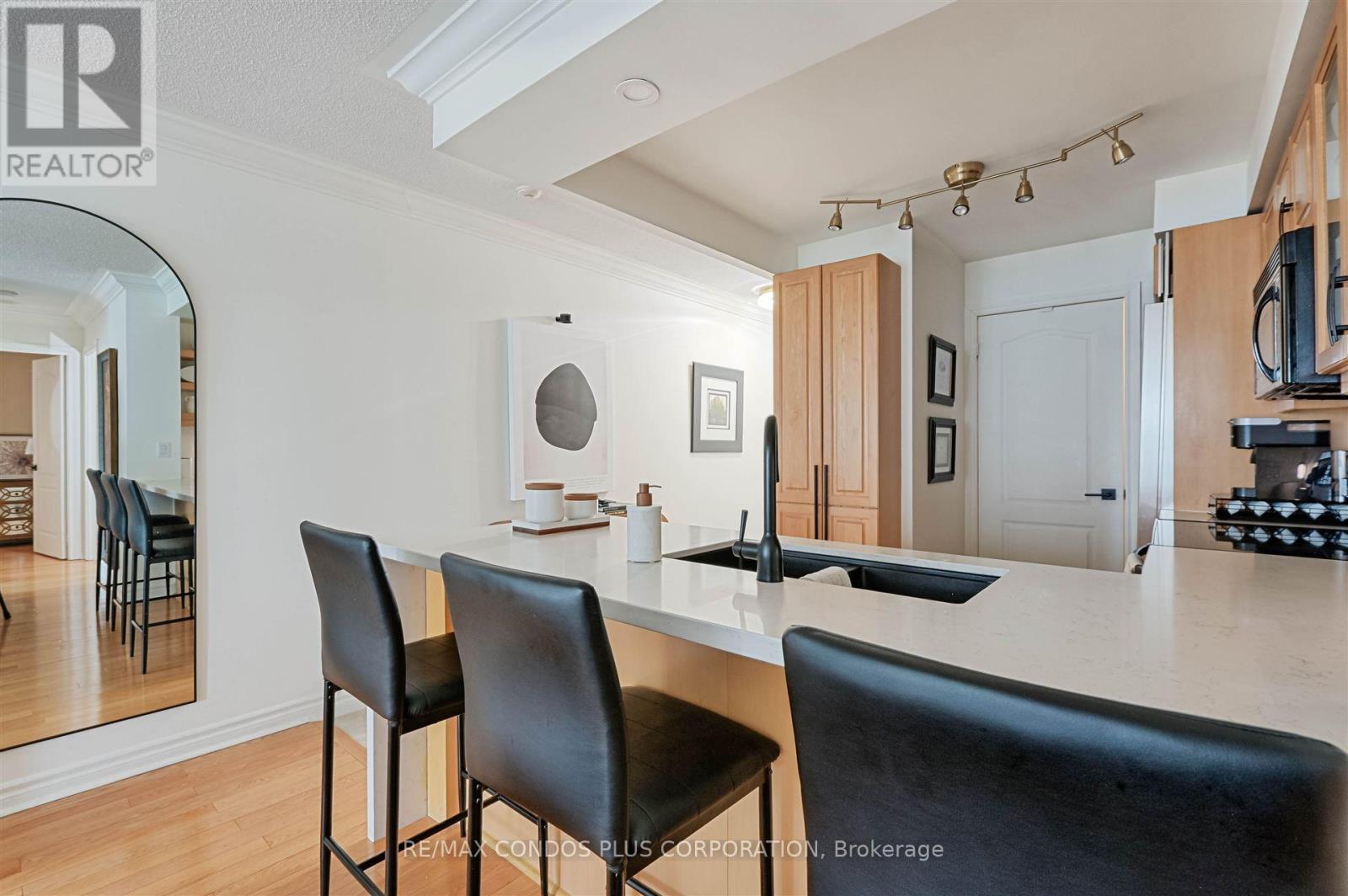 912 - 2111 LAKE SHORE BOULEVARD W