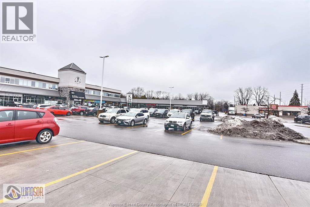 5841 MALDEN - MALDEN CENTRE PLAZA