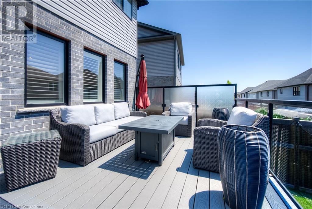 362 MOORLANDS Crescent