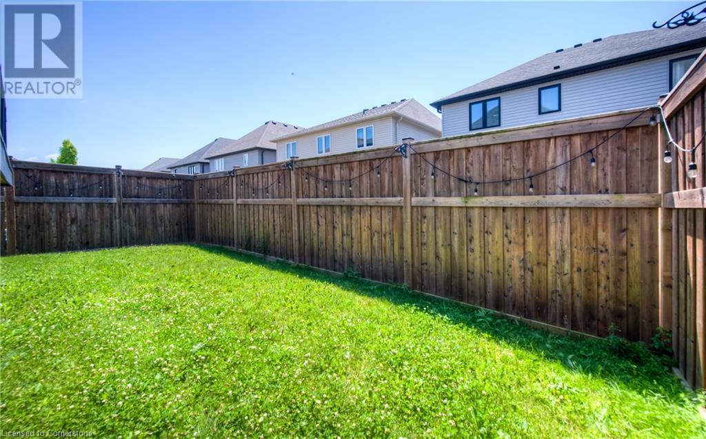 362 MOORLANDS Crescent