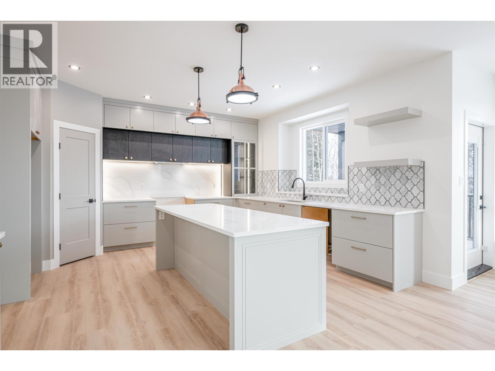 3930 ESTABROOK COURT