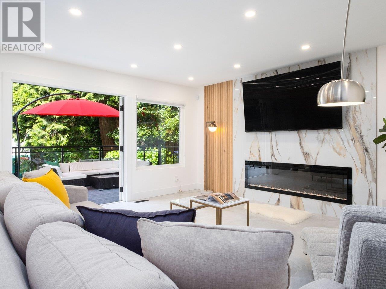 4283 CAPILANO ROAD