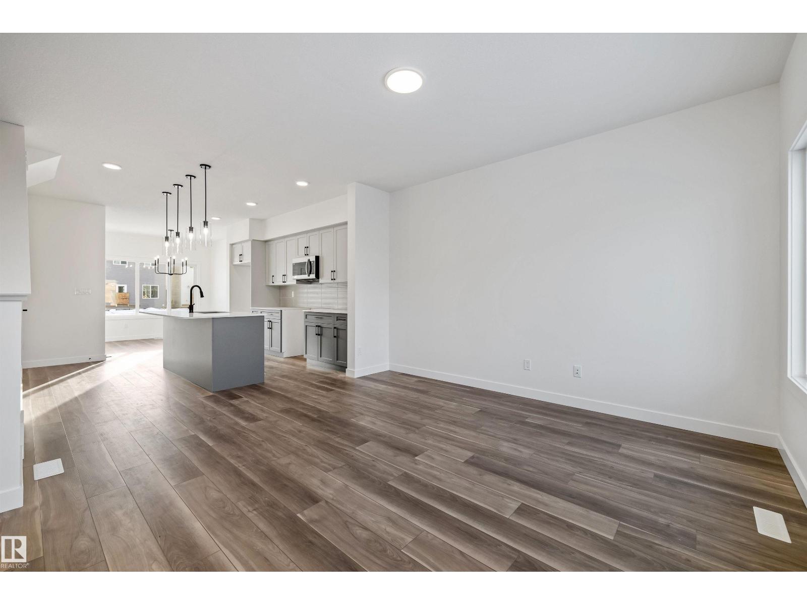 18847 29 AV NW