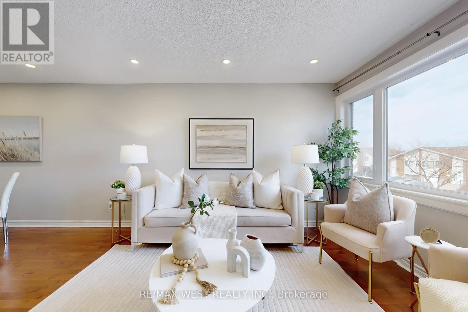 113 KINGSWOOD DRIVE N