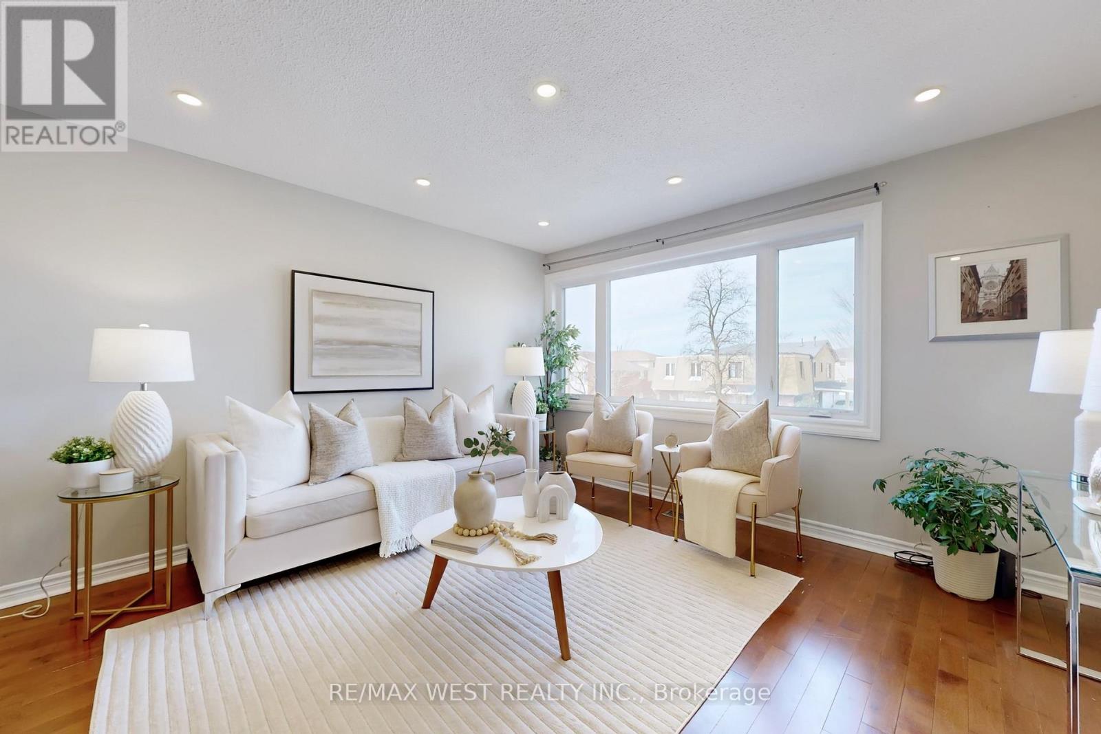 113 KINGSWOOD DRIVE N