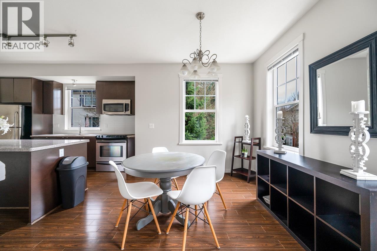 32 102 FRASER STREET