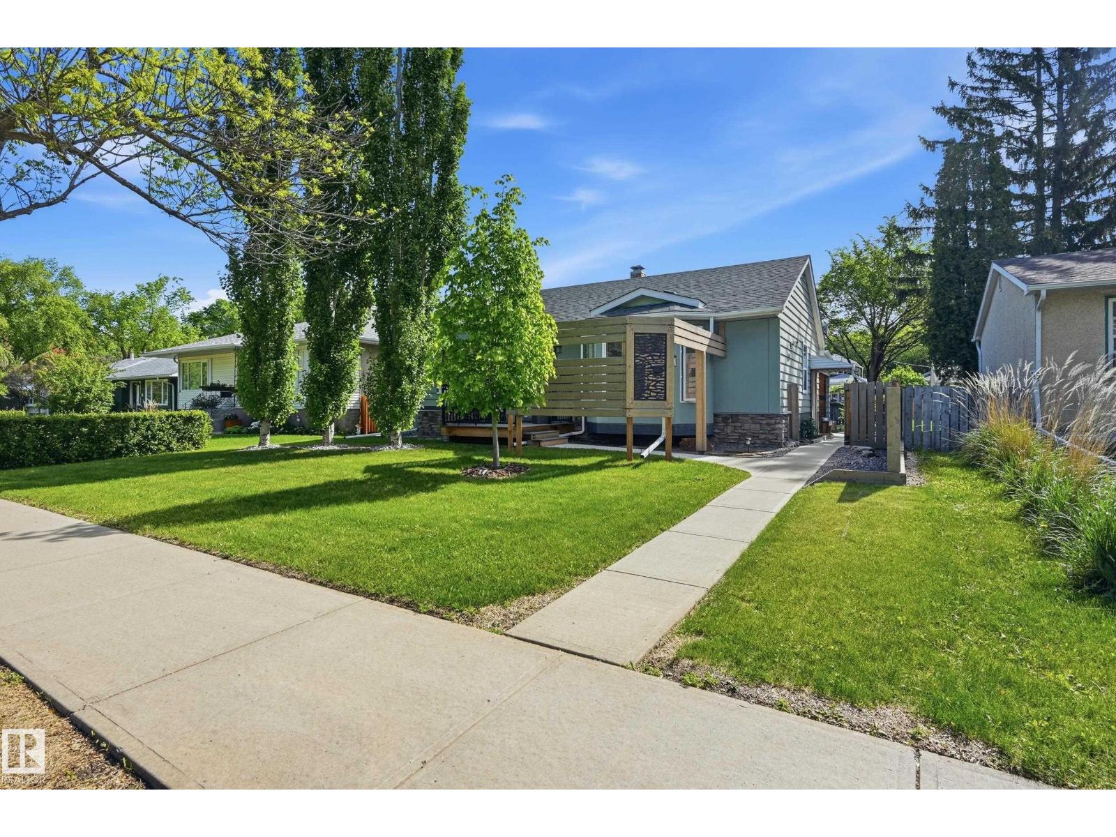 10935 127 ST NW