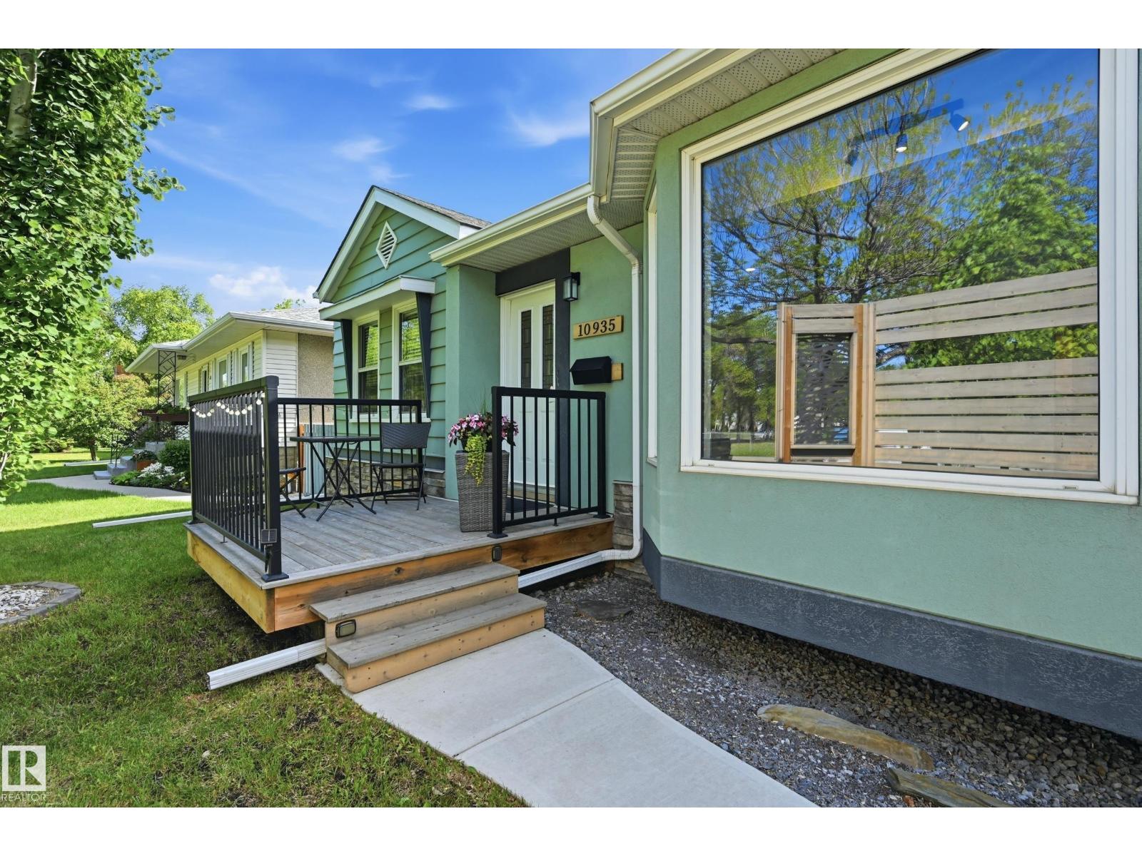 10935 127 ST NW