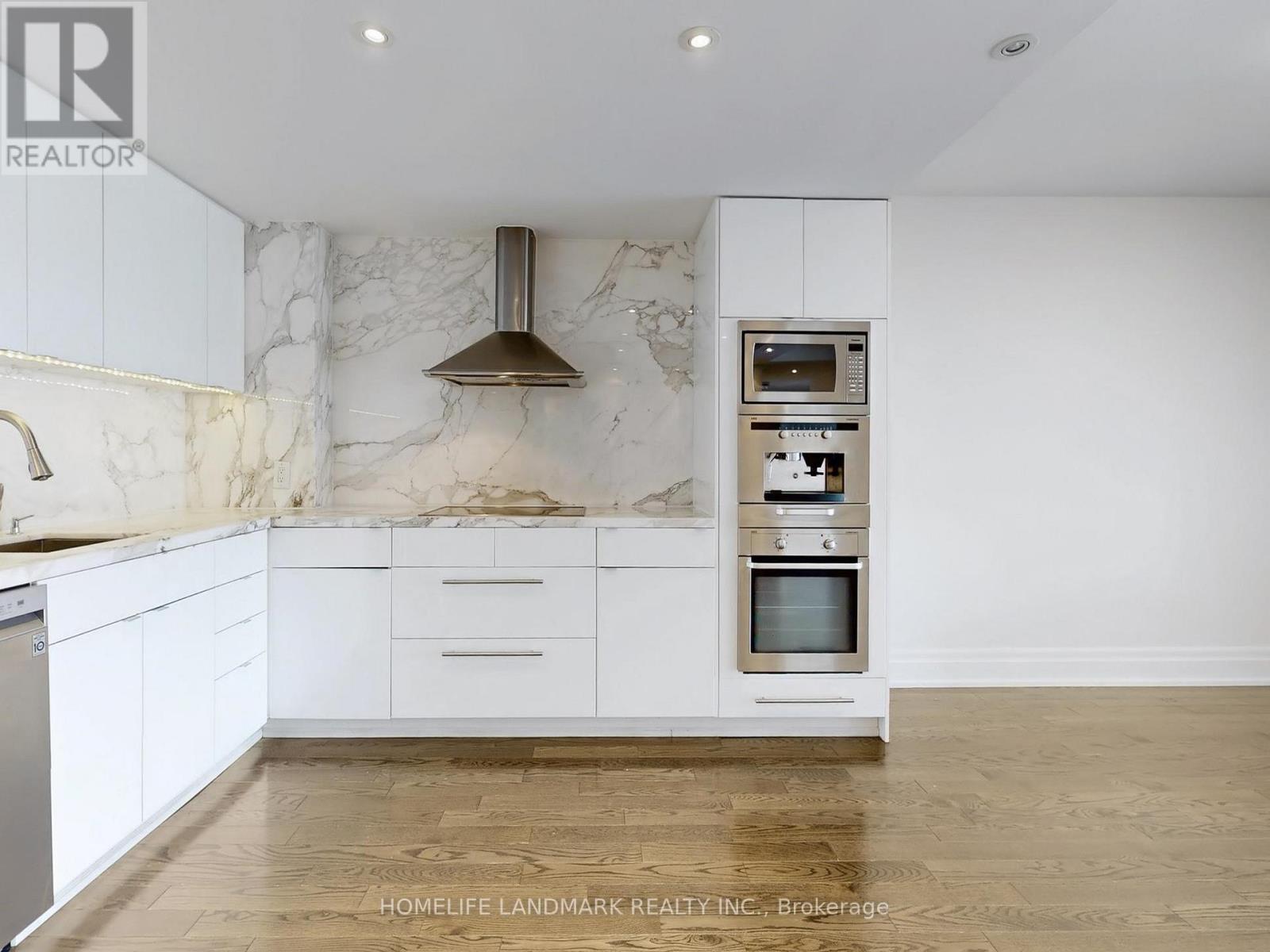 304W - 480 QUEENS QUAY W