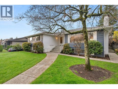 35 COURTNEY CRESCENT New Westminster BC V3L4M1