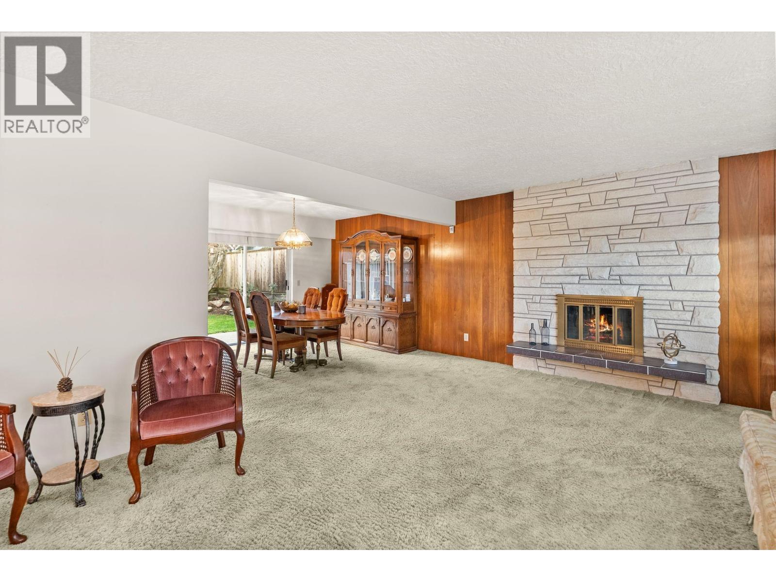 35 COURTNEY CRESCENT