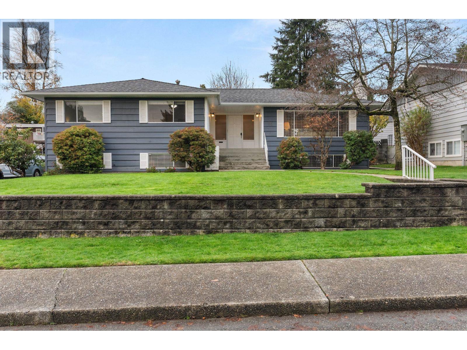 35 COURTNEY CRESCENT