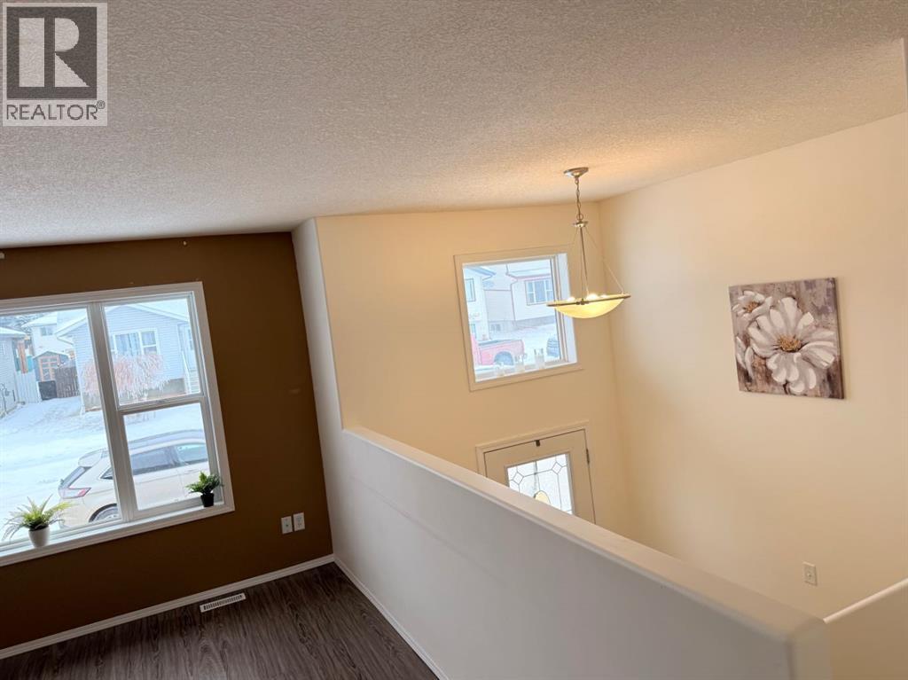 4515 45 Avenue Close