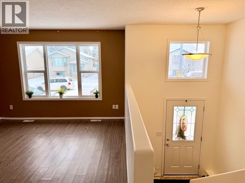 4515 45 Avenue Close