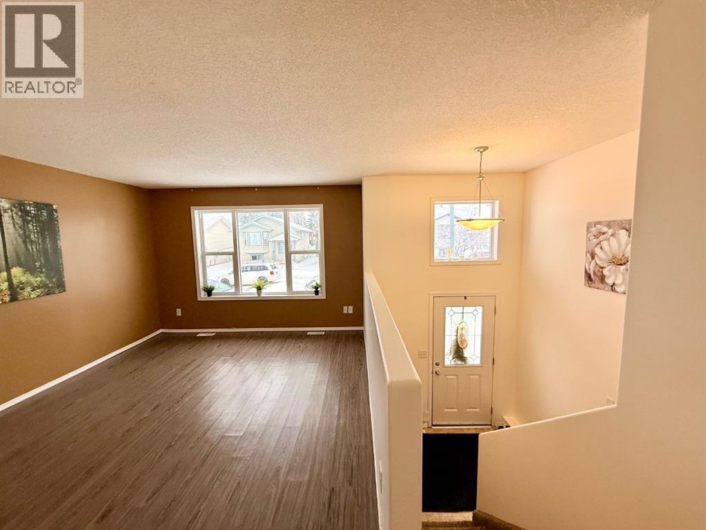 4515 45 Avenue Close