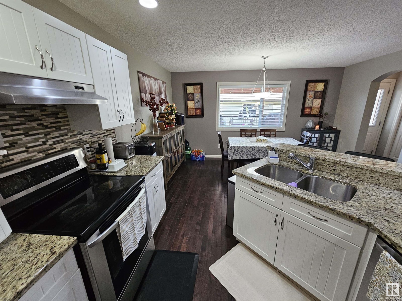 1123 36 AV NW