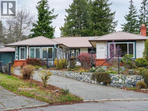 4220 Wakefield Pl Saanich BC V8N6E5