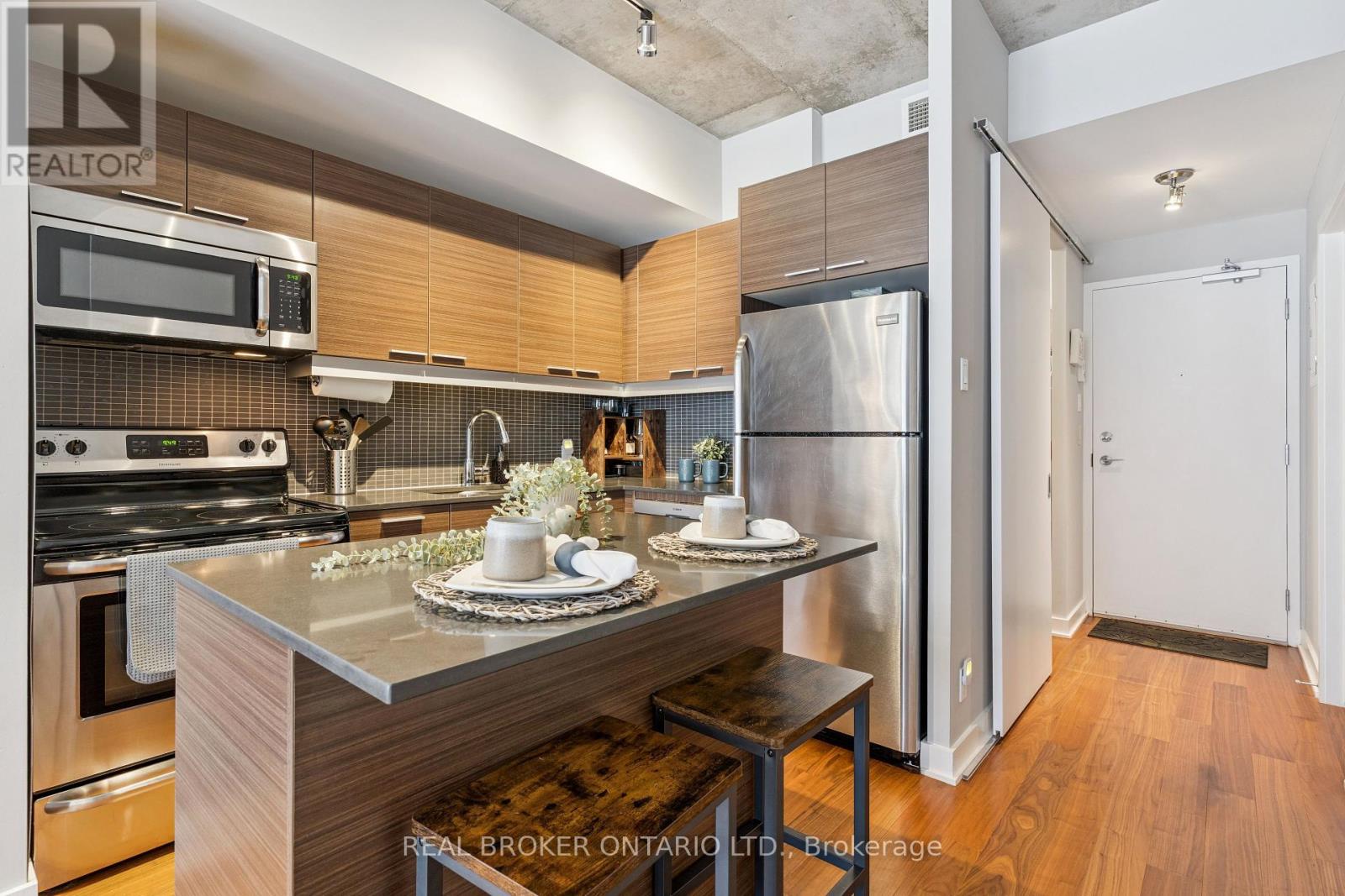623 - 349 MCLEOD STREET
