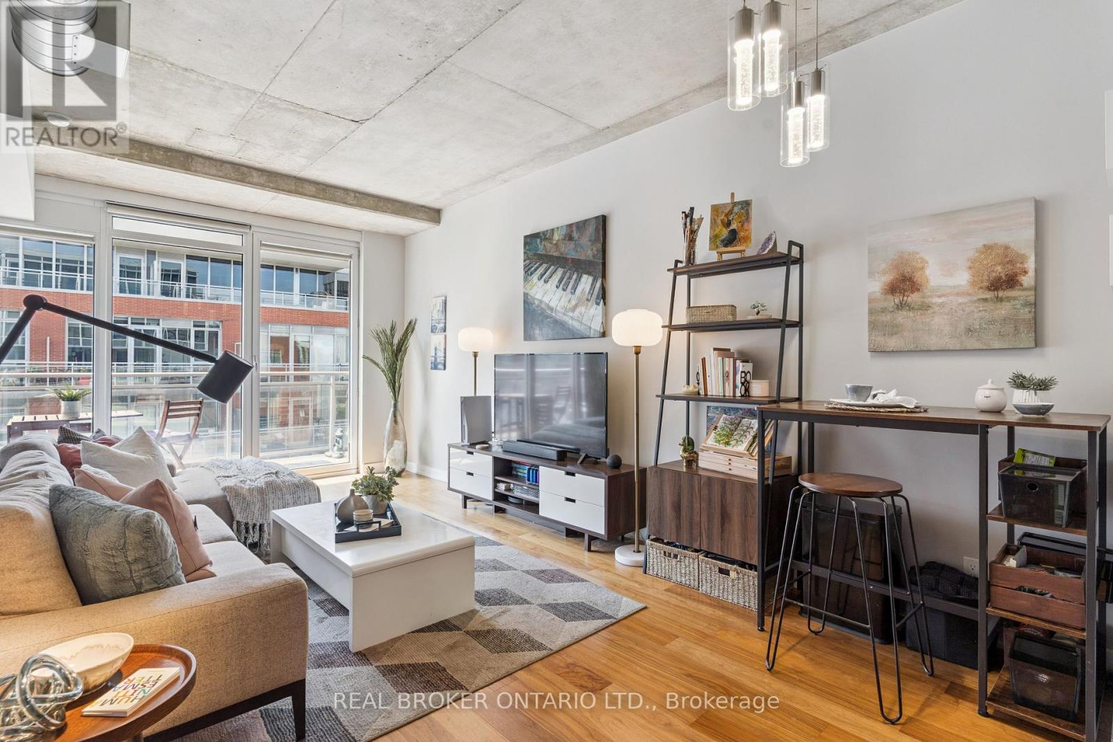 623 - 349 MCLEOD STREET