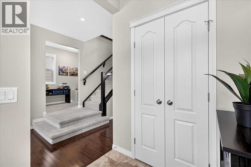60 Mahogany Grove SE