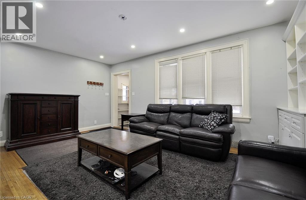 121 N CHALMERS Street N