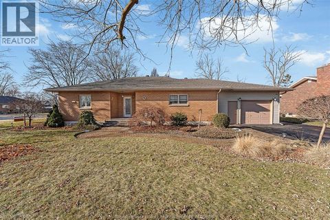 4 ELMWOOD Tilbury ON N0P2L0