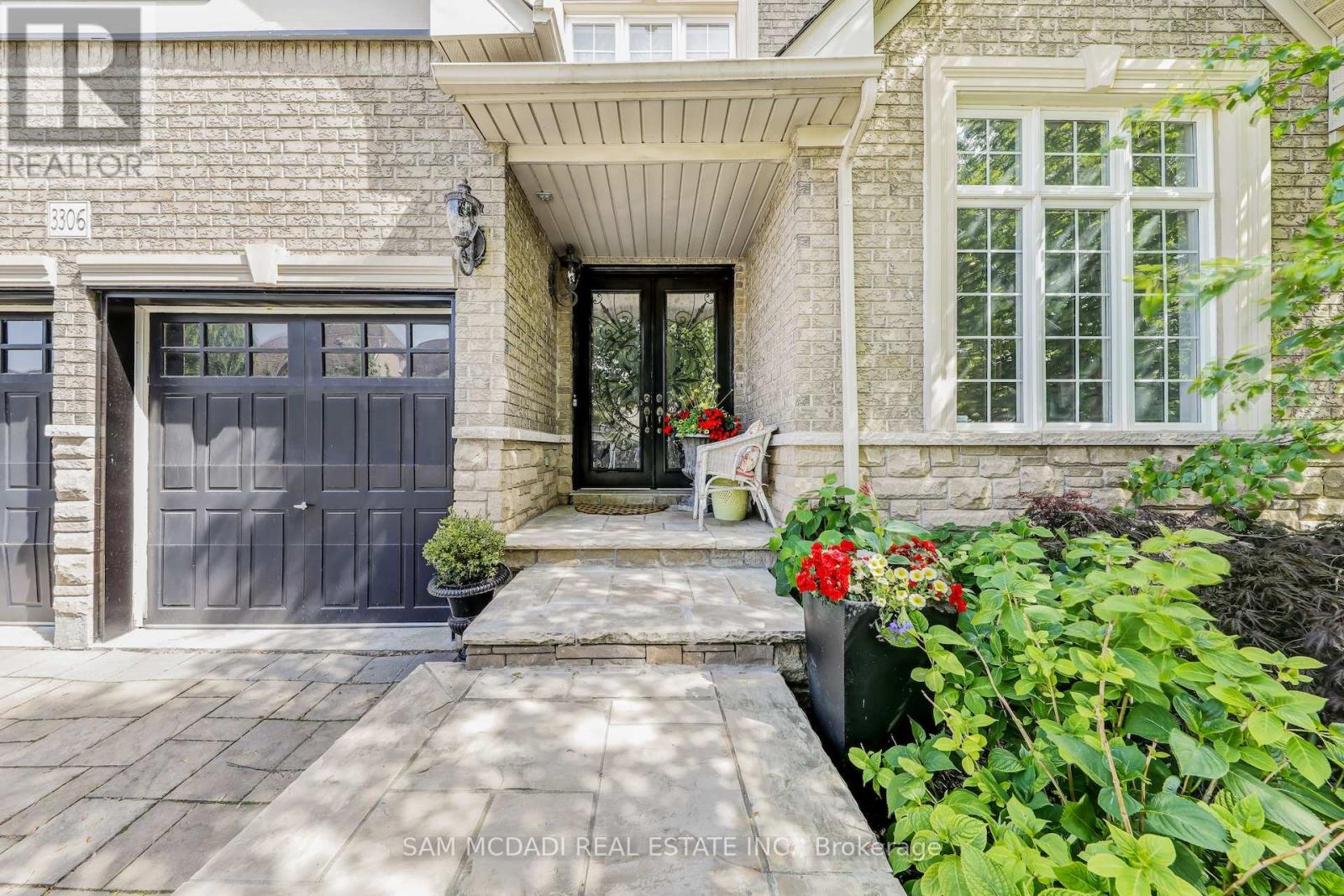3306 FOX RUN CIRCLE