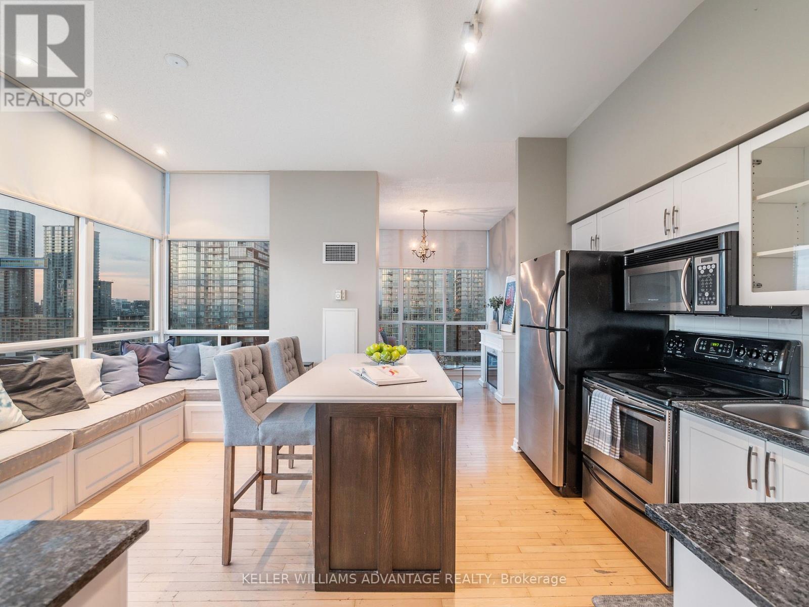 UPH3 - 410 QUEENS QUAY W