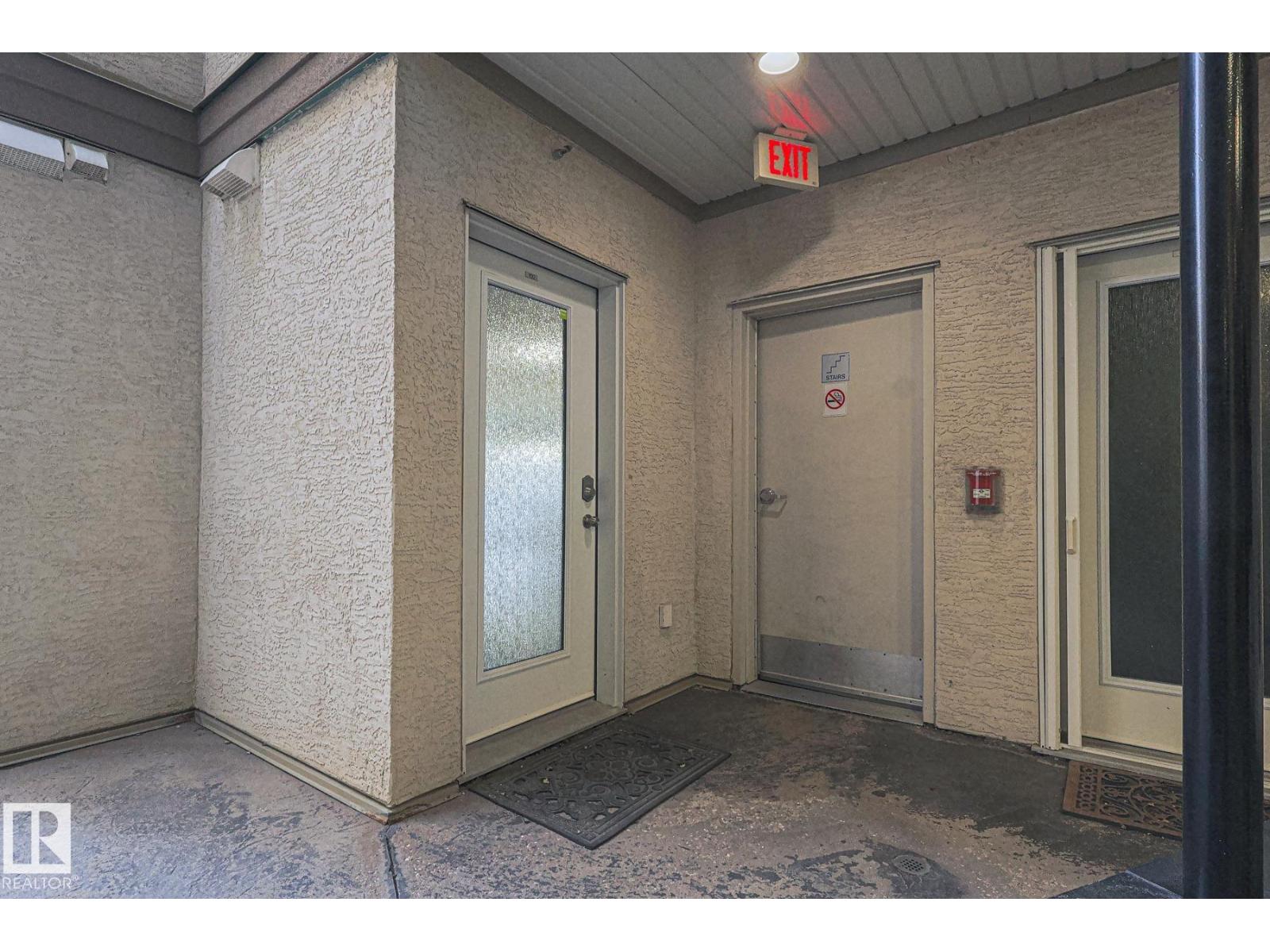 #100 4835 104A ST NW