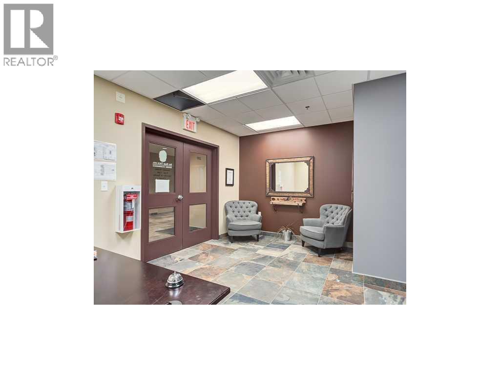 220, 52 Gateway Drive NE