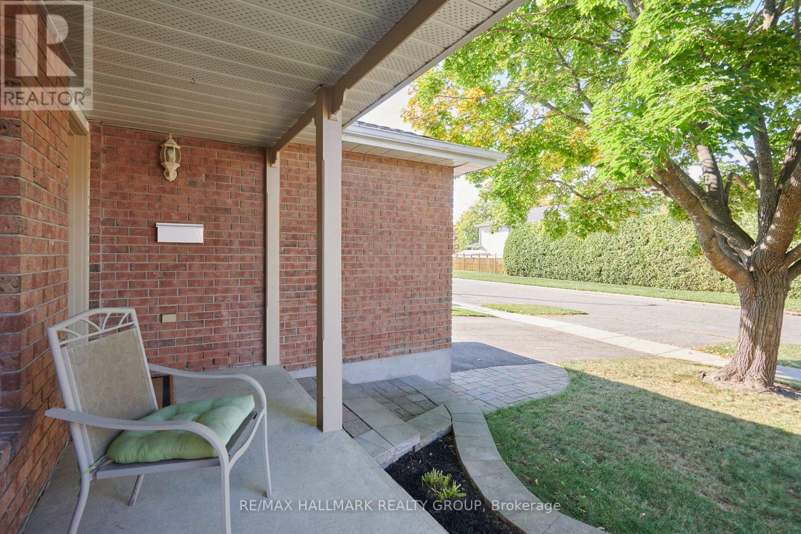 1743 SILVER BARK AVENUE