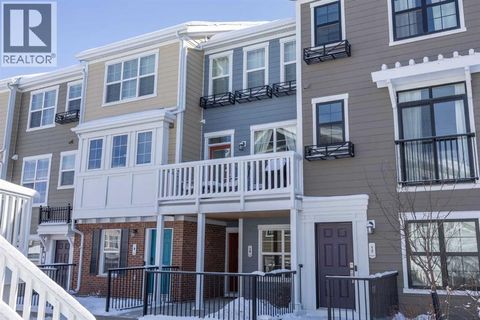 10 Sherwood Row NW Calgary AB T3R0X1