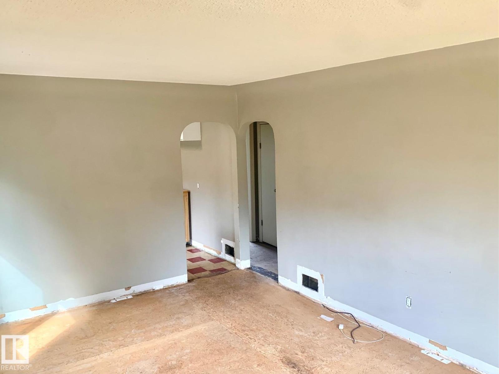 12324 86 ST NW